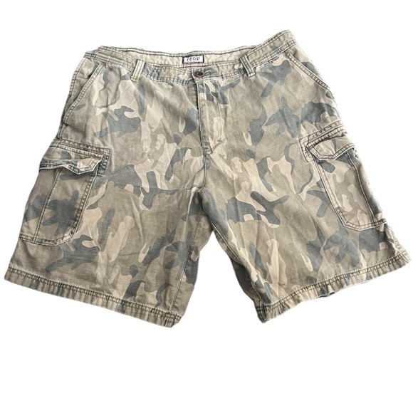 Izod Shorts Vintage Izod Cargo Shorts Men Size 36 Camo Army Print